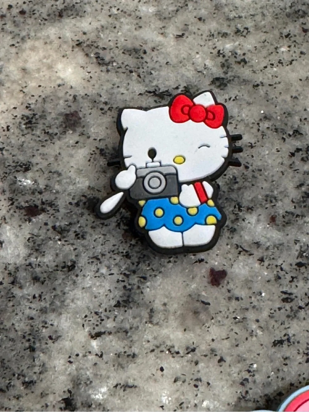 CROCS Jibbitz Hello Kitty Camera Charm - White, Red, Blue, Yellow